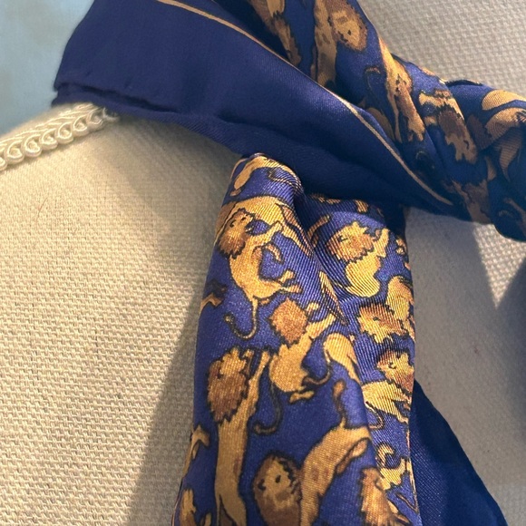 Vintage Blue and Gold Lion Silk Scarf - Picture 4 of 4